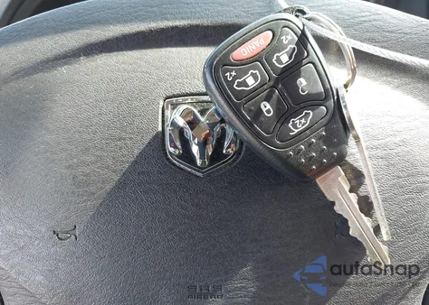 2005 Dodge Grand Caravan Sxt z USA, uszkodzony, nr VIN 2D4GP44LX5R193604